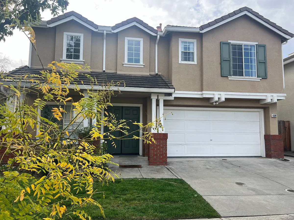 3 bed, 2.5 bath, 1830 sqft, $4,500 — Photo 2