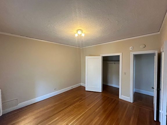 3rd image of 231 29th St #22