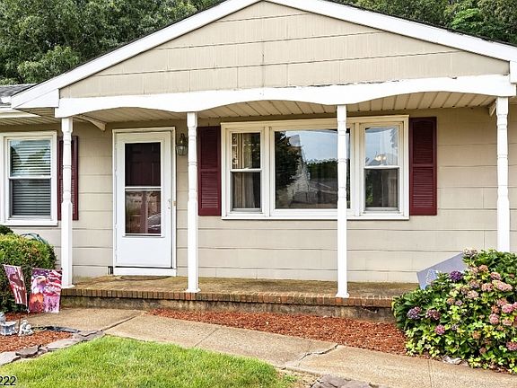 2nd image of 411 Cedar Dr