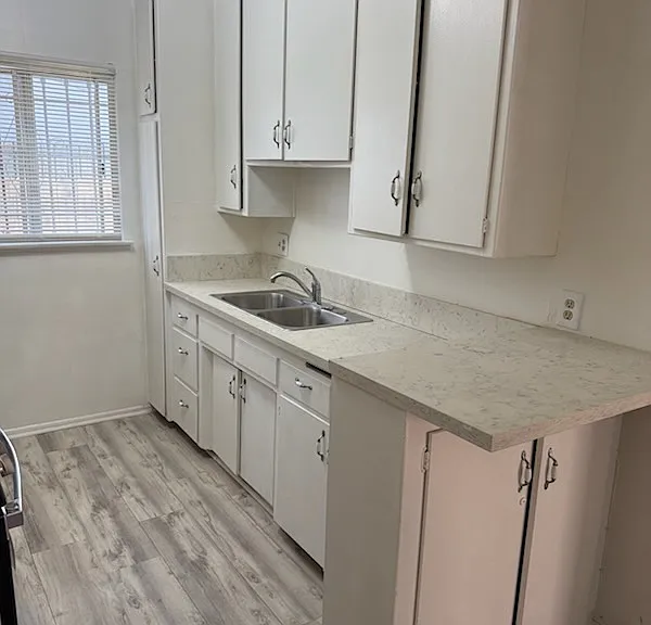 3658 Mentone Ave #4 — Photo 16