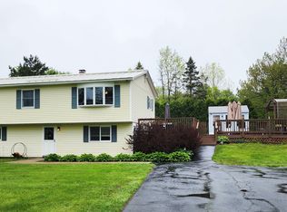 136 Hallowell Rd, Chelsea, ME 04330