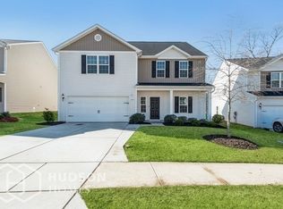 8215 Paw Valley Ln, Charlotte, NC 28214