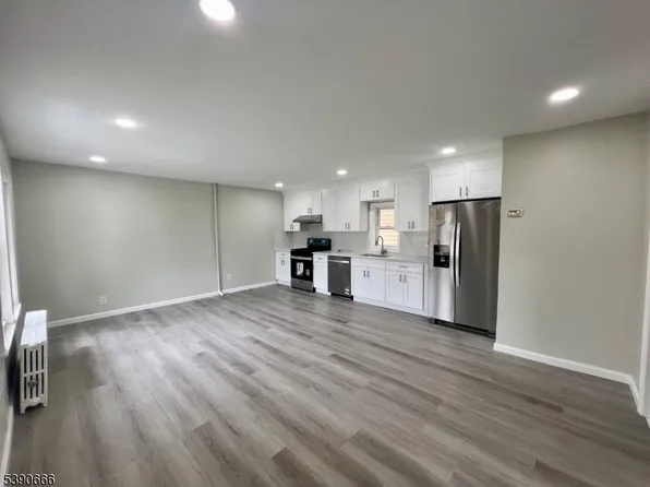 28 Harmony St, North Plainfield Boro, NJ 07060