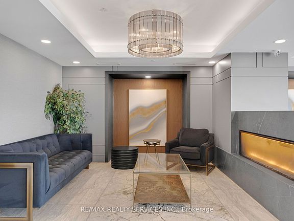 2nd image of 5055 Greenlane Rd #136