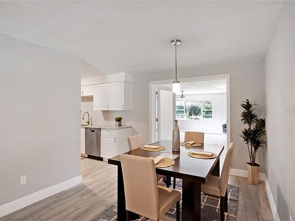 5th image of 714 E Voorhis Ave