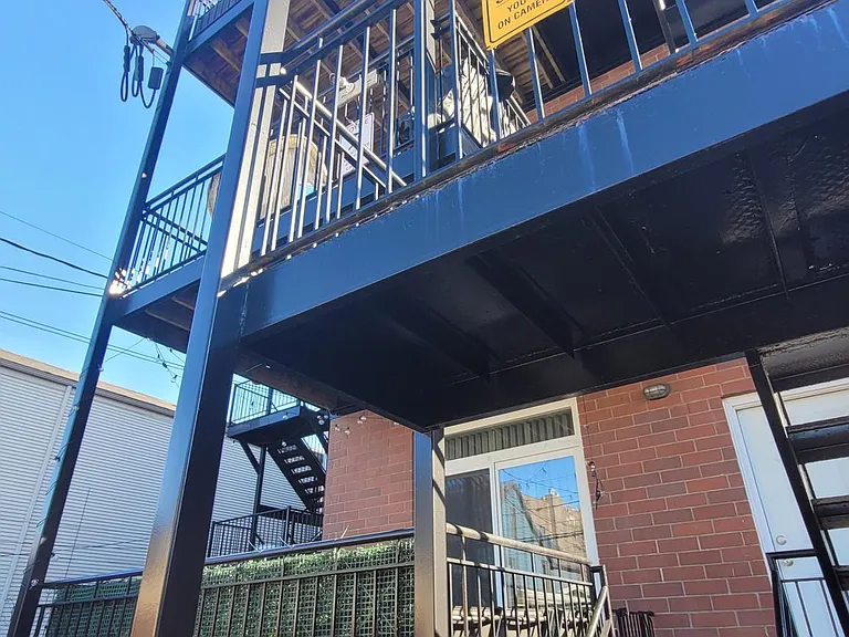 Back deck/balcony