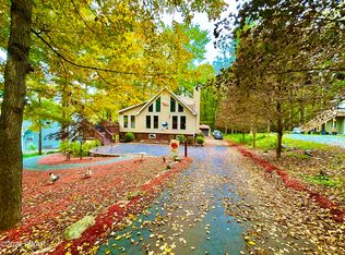 1014 Beaver Lake Dr, Lake Ariel, PA 18436