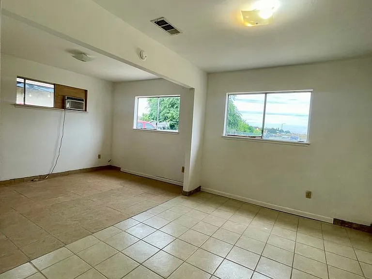 505 East Ave — Photo 9