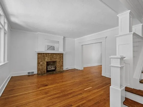 5875 Darlington Rd, Pittsburgh, PA 15217