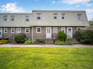 57 Meetinghouse Vlg #7, Meriden, CT 06450