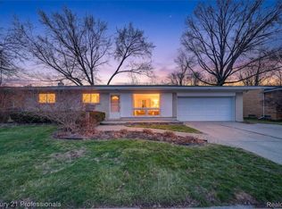 36040 Ladywood St, Livonia, MI 48154