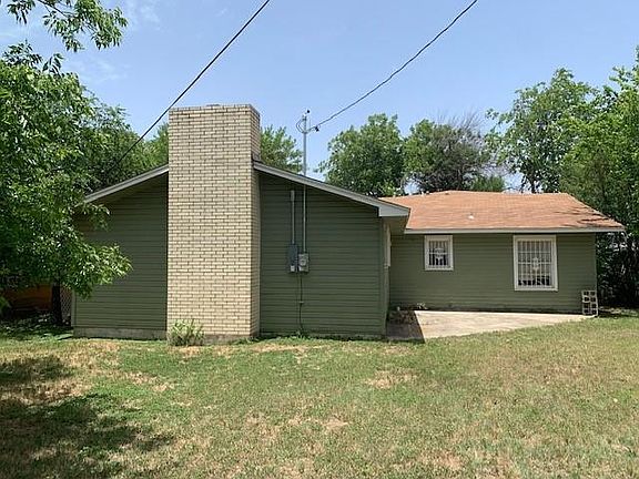 4th image of 1702 Garth Dr
