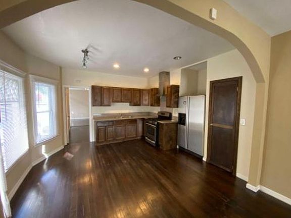 4th image of 1063 E Orange Grove Blvd