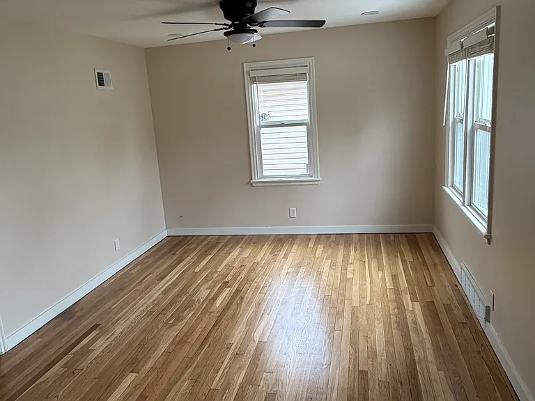 4825 Meredeth St — Photo 5