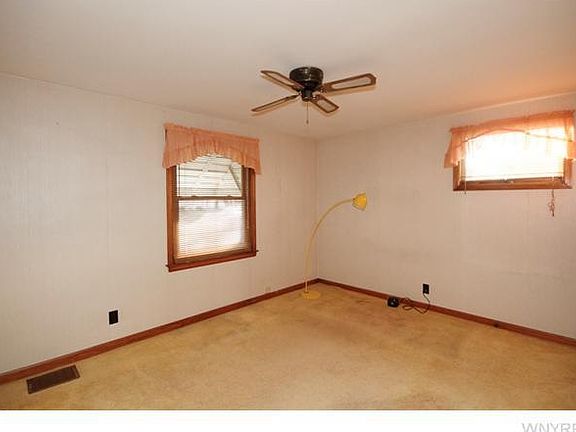 4th image of 1668 Parker Blvd