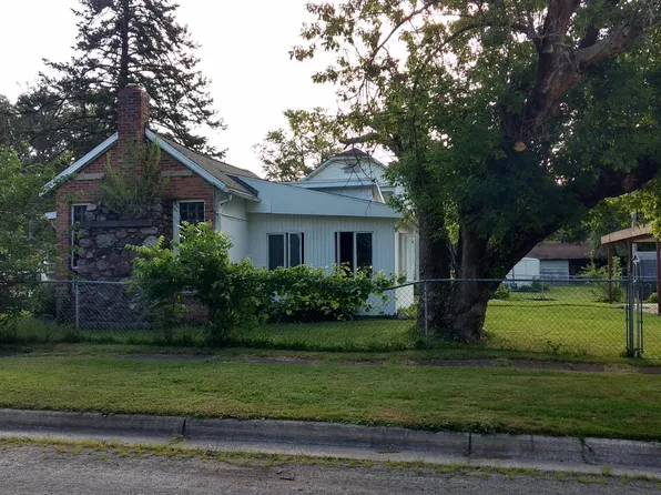 339 Myrtle St, Watervliet, MI 49098