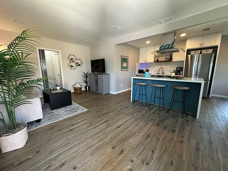 6110 Blain Pl — Photo 2