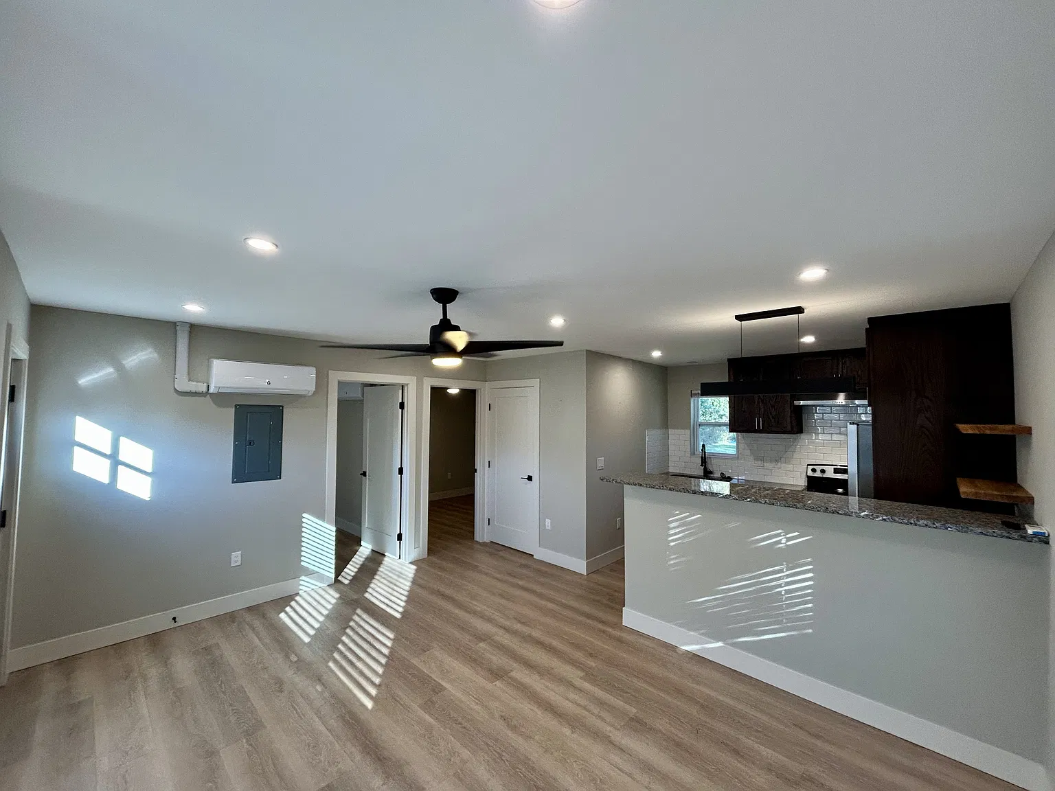 919 Oak Street - 2 — Photo 2