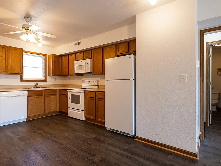 Pinnacle Heights Apartments — Photo 21