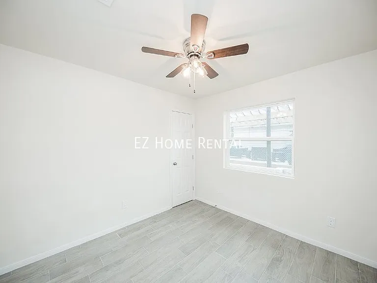 5042 Mallow St #B — Photo 11