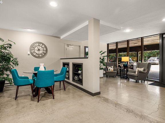 4th image of 200 Burnham Rd Unit 402