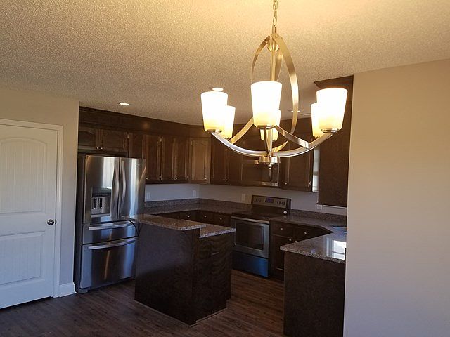 2nd image of 3205 Valencia Dr