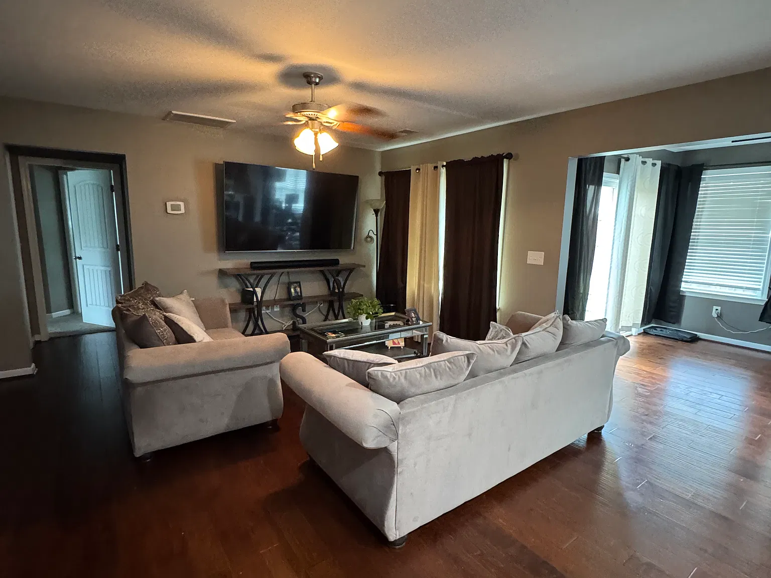 3 bed, 2.5 bath, 1754 sqft, $2,200 — Photo 1