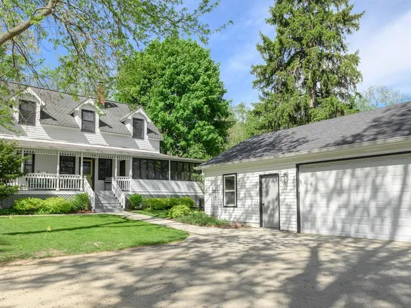 1504 Milwaukee STREET, Delafield, WI 53018