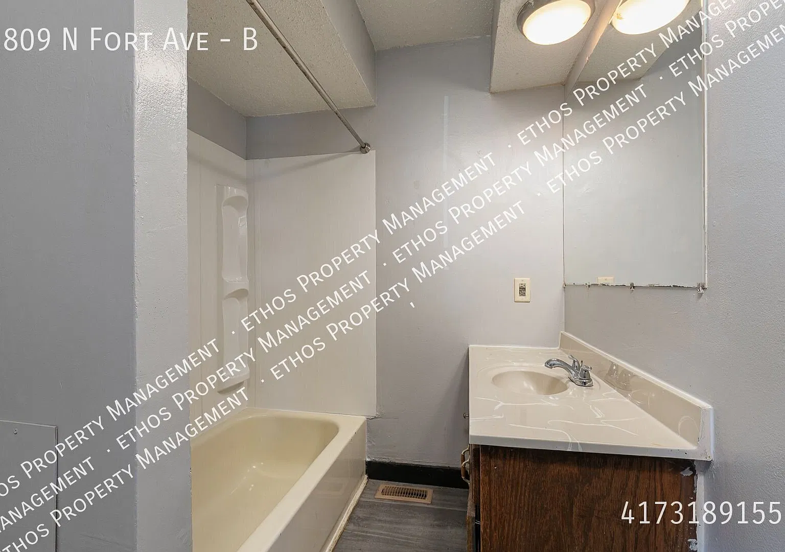 Available now! 2 bed/1bath duplex near Chestnut Expressway — Photo 4