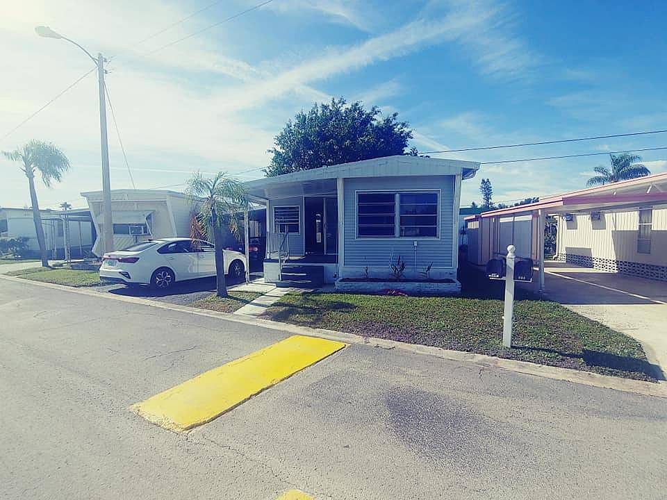 1st image of 4000 24th St N #466