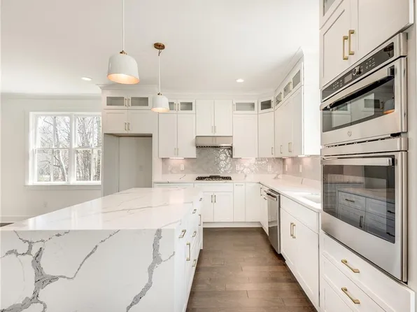 5894 Redwine St, Norcross, GA 30071