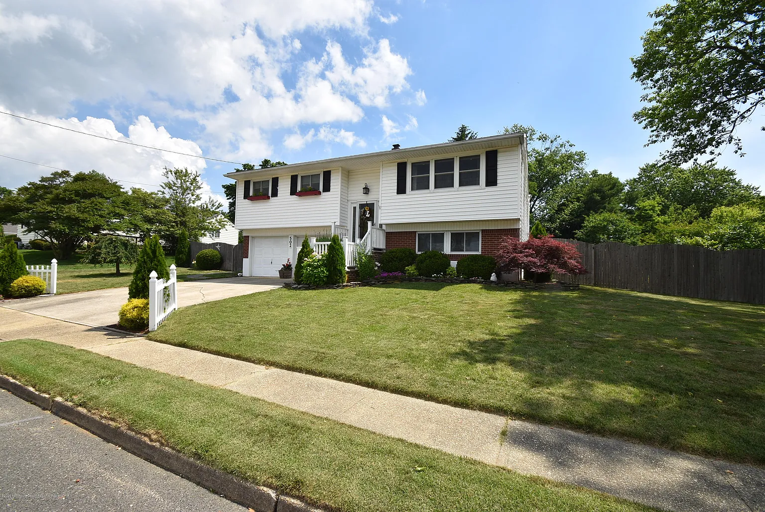 502 Janet Rd photo 1