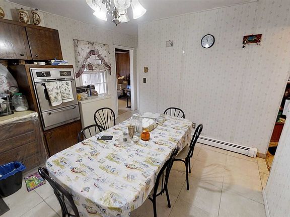 4th image of 1164 Waverly Ave