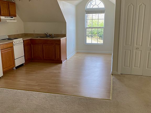 Kitchen with dining alcove