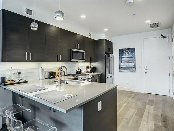 4th image of 222 West Ave Unit 2611