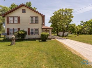 26182 Luckey Rd, Walbridge, OH 43465