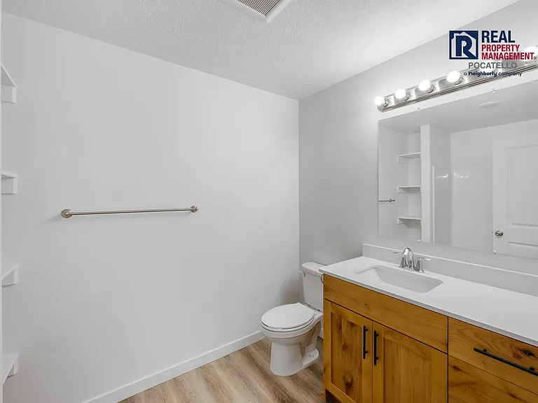 1014 W Quinn Rd #8 — Photo 13
