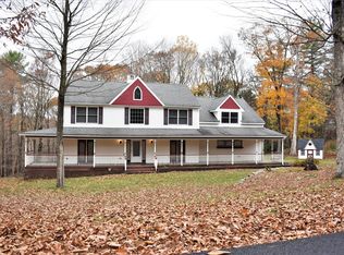 102 White Pine Ct, Milford, PA 18337