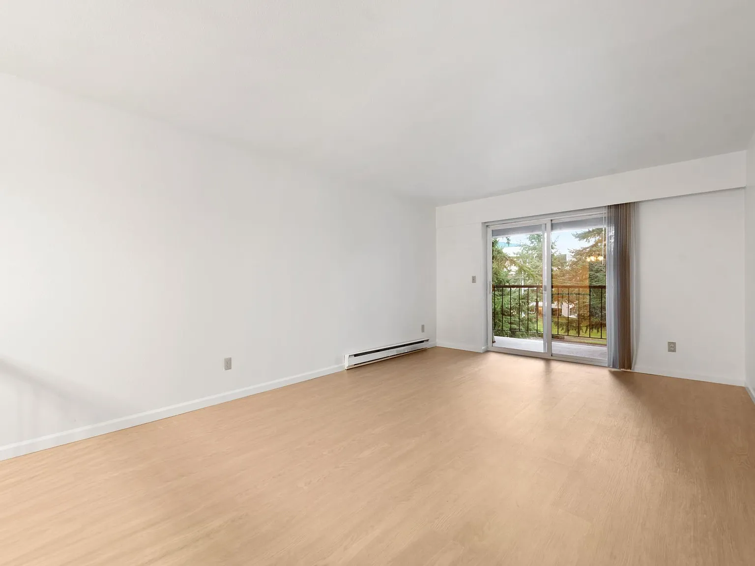 2 bed, 860 sqft, $2,200 — Photo 4