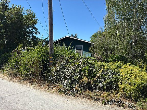 2nd image of 35 Hawthorne Ave