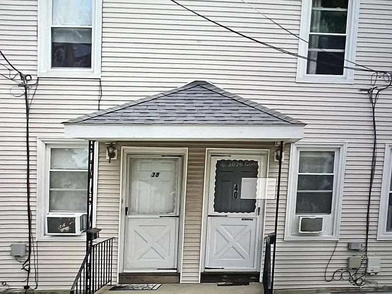 40 Cedar St #1 — Photo 1