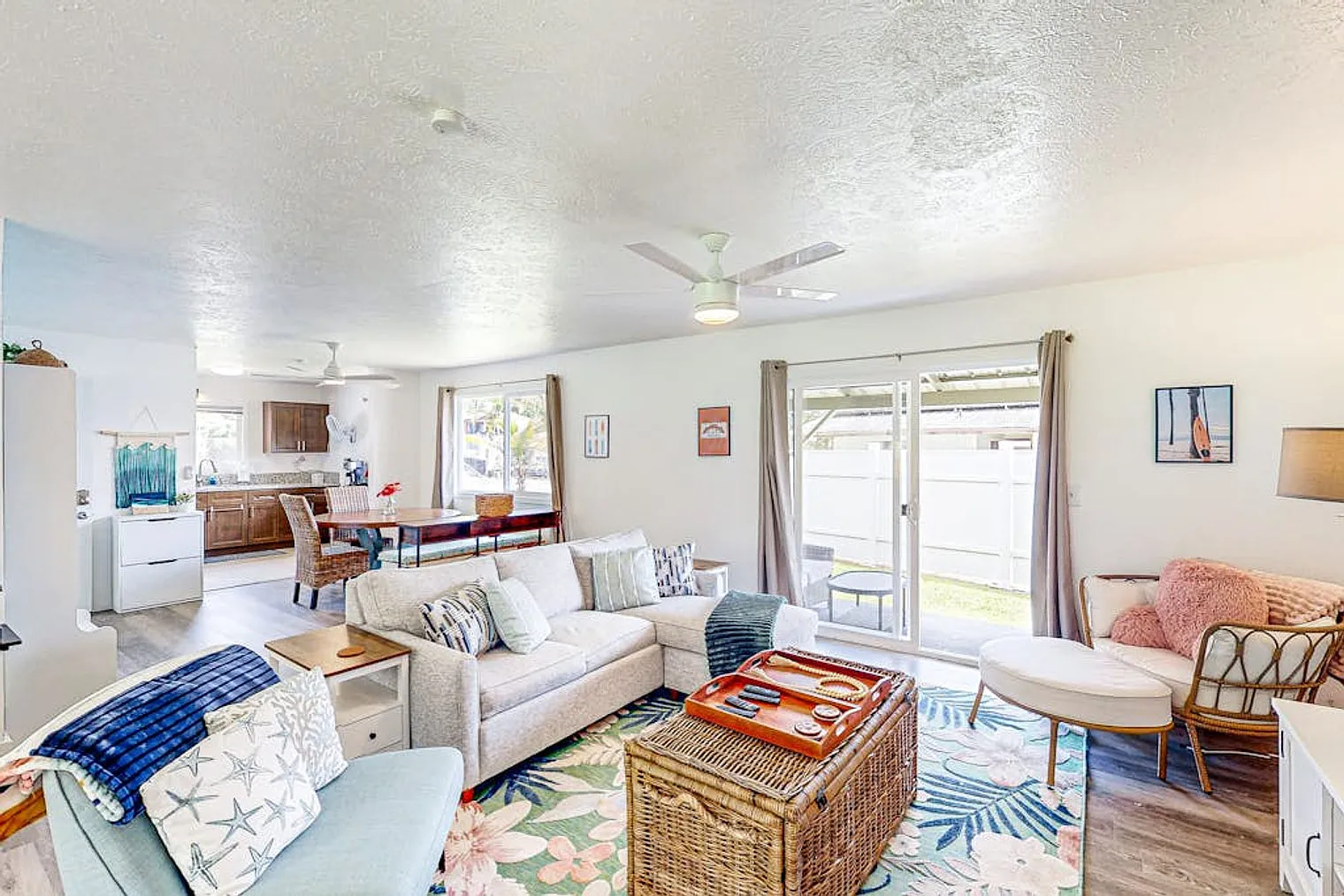 3 bed, 2.0 bath, 1323 sqft, $3,600 — Photo 4