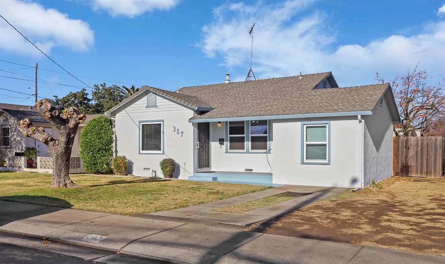 307 E Fulton St photo 1