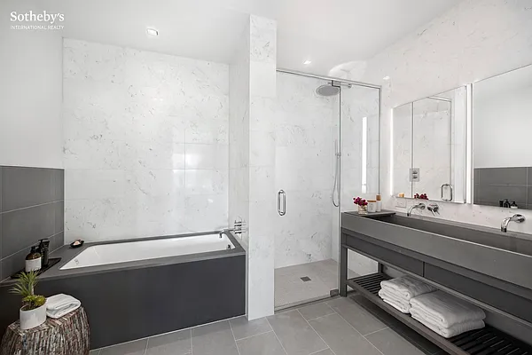 Sold by Sotheby's International Realty | media 23