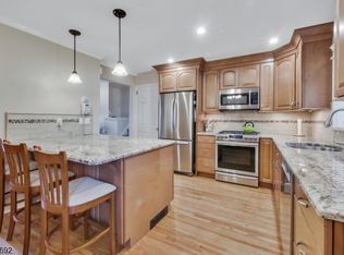 64 Dalebrook Rd, Bloomfield, NJ 07003