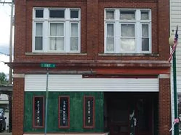 102 S State St, South Whitley, IN