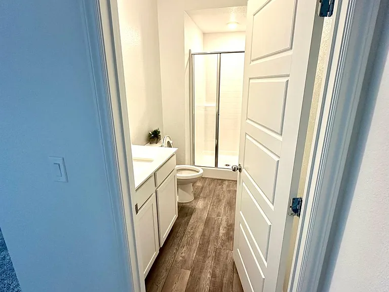 4480 Peressini St — Photo 13