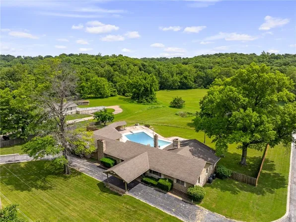 11300 Military Club Rd, Kansas City, MO 64138