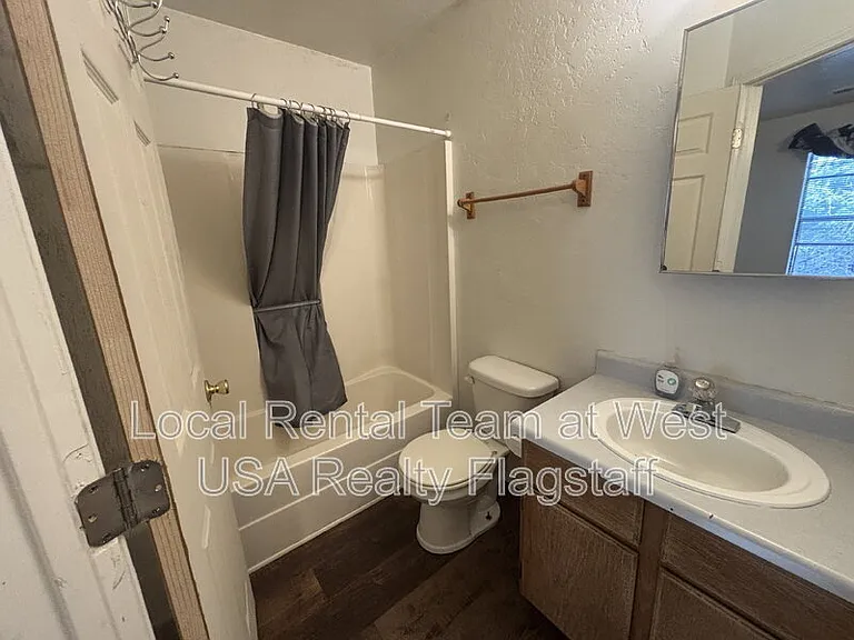 625 S Fountaine St #B — Photo 23