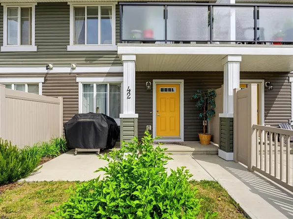 2905 141st St SW #42, Edmonton, AB T6W 3M4